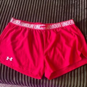 Women’s Under Armour Heat Gear shorts, Size Large